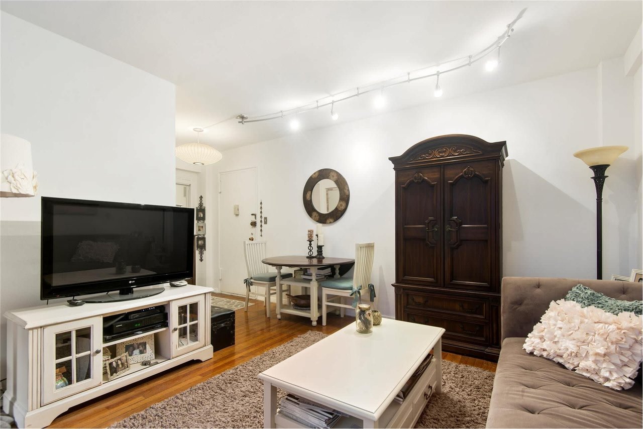 330 East 70th St, #4K