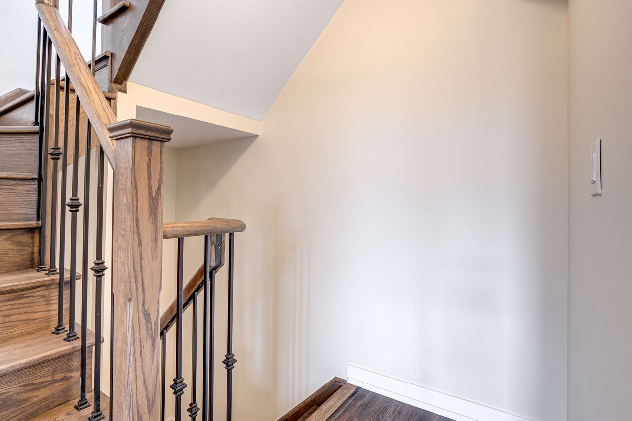 112-2 Dunsheath Way