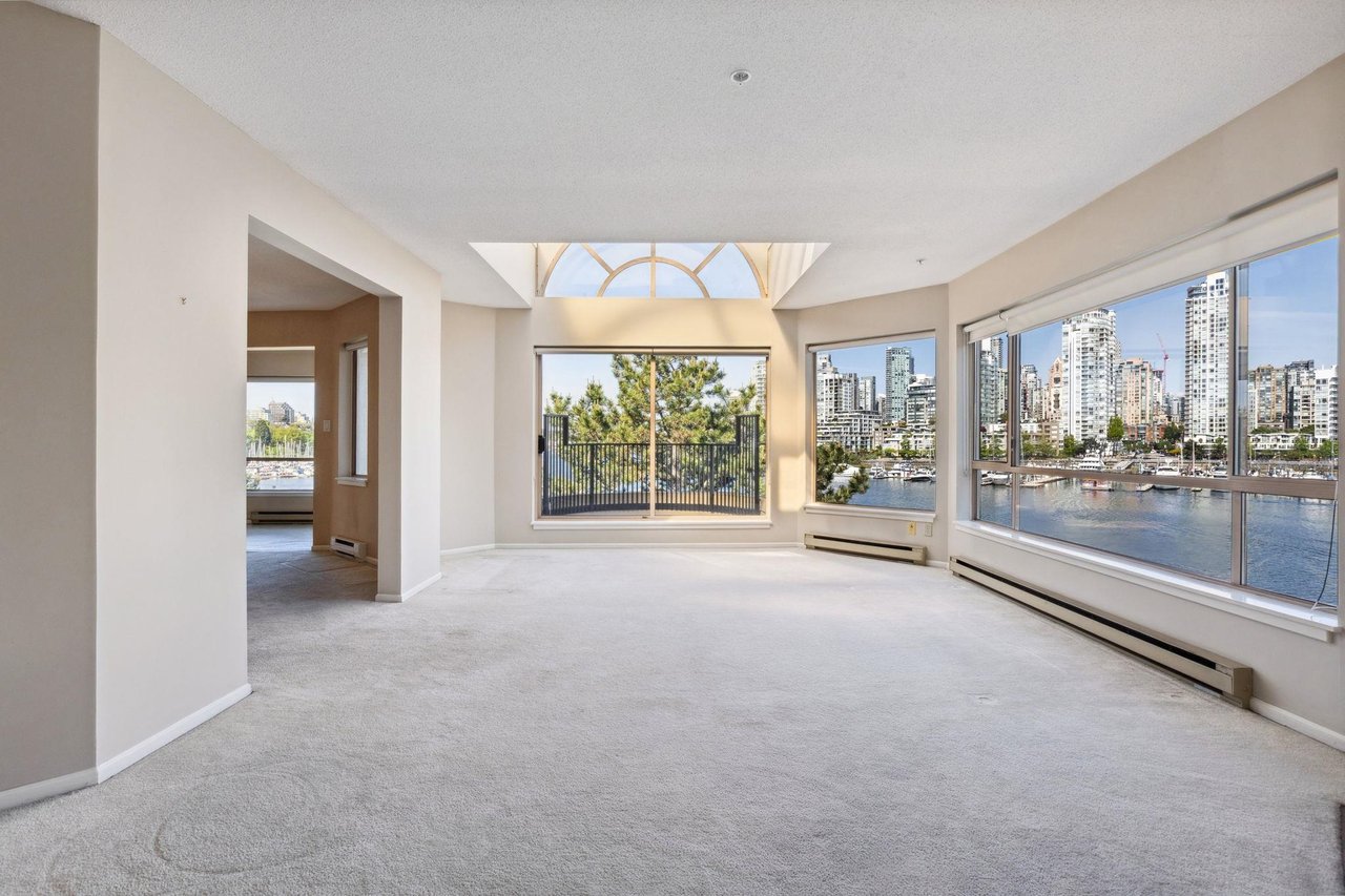 PH2-1859 Spyglass Pl