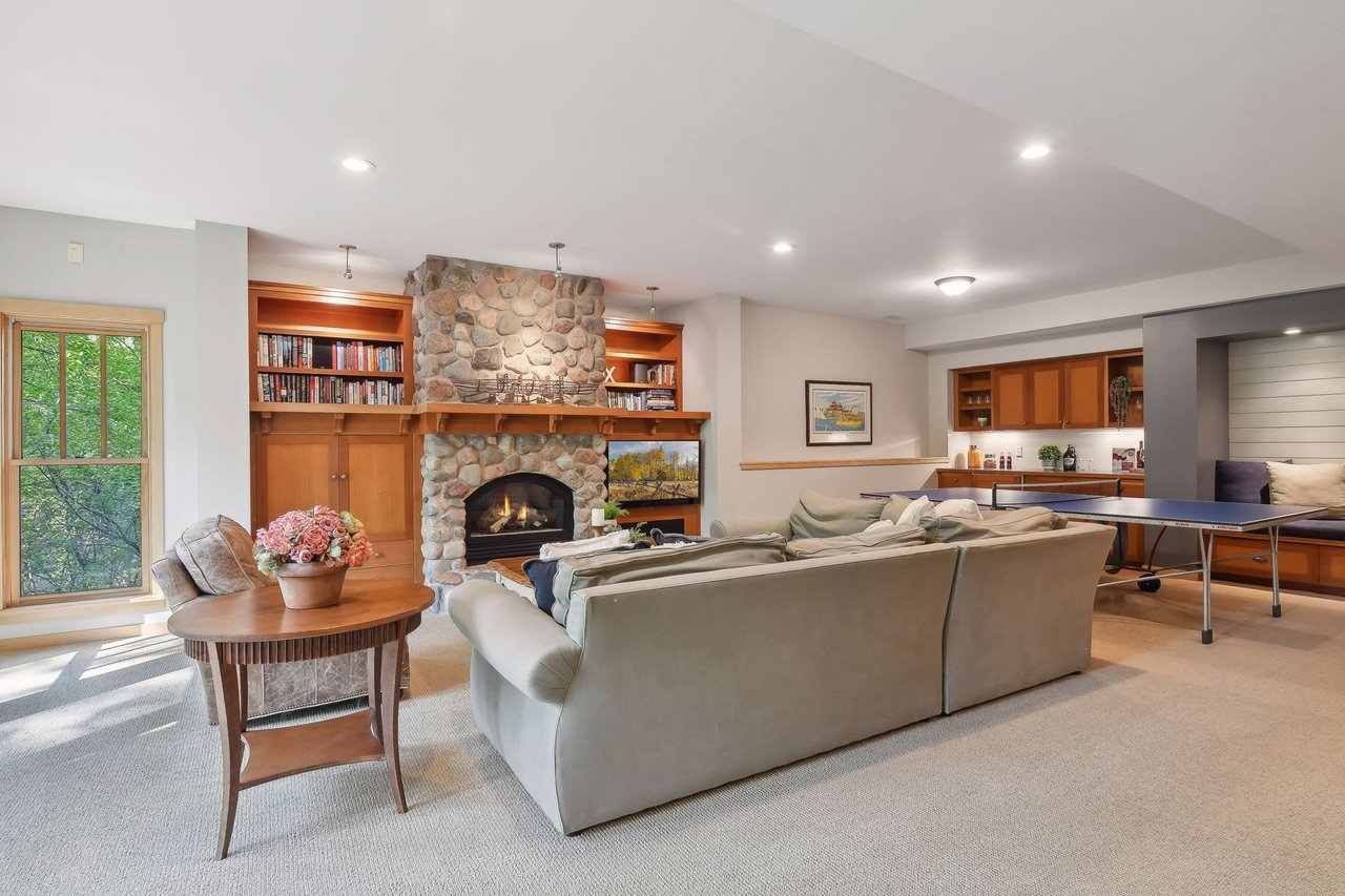 *PENDING* 20395 Linden Road, Deephaven