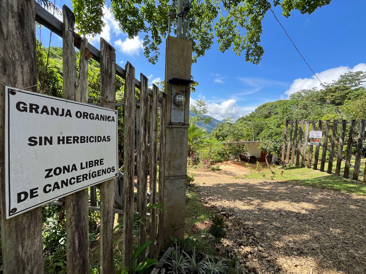 Costa Azul 120-degree Mountain View House With Costarican Wooden House as Lagniappe.