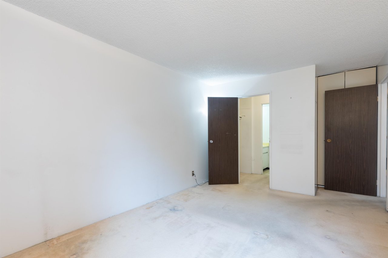 408-2020 Fullerton Ave