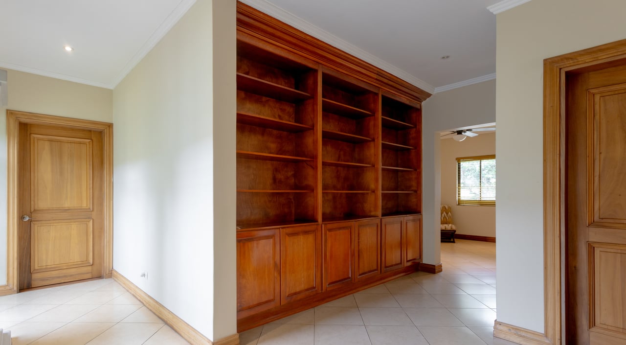 Single Level Gated Residence, Santa Ana, San Jose