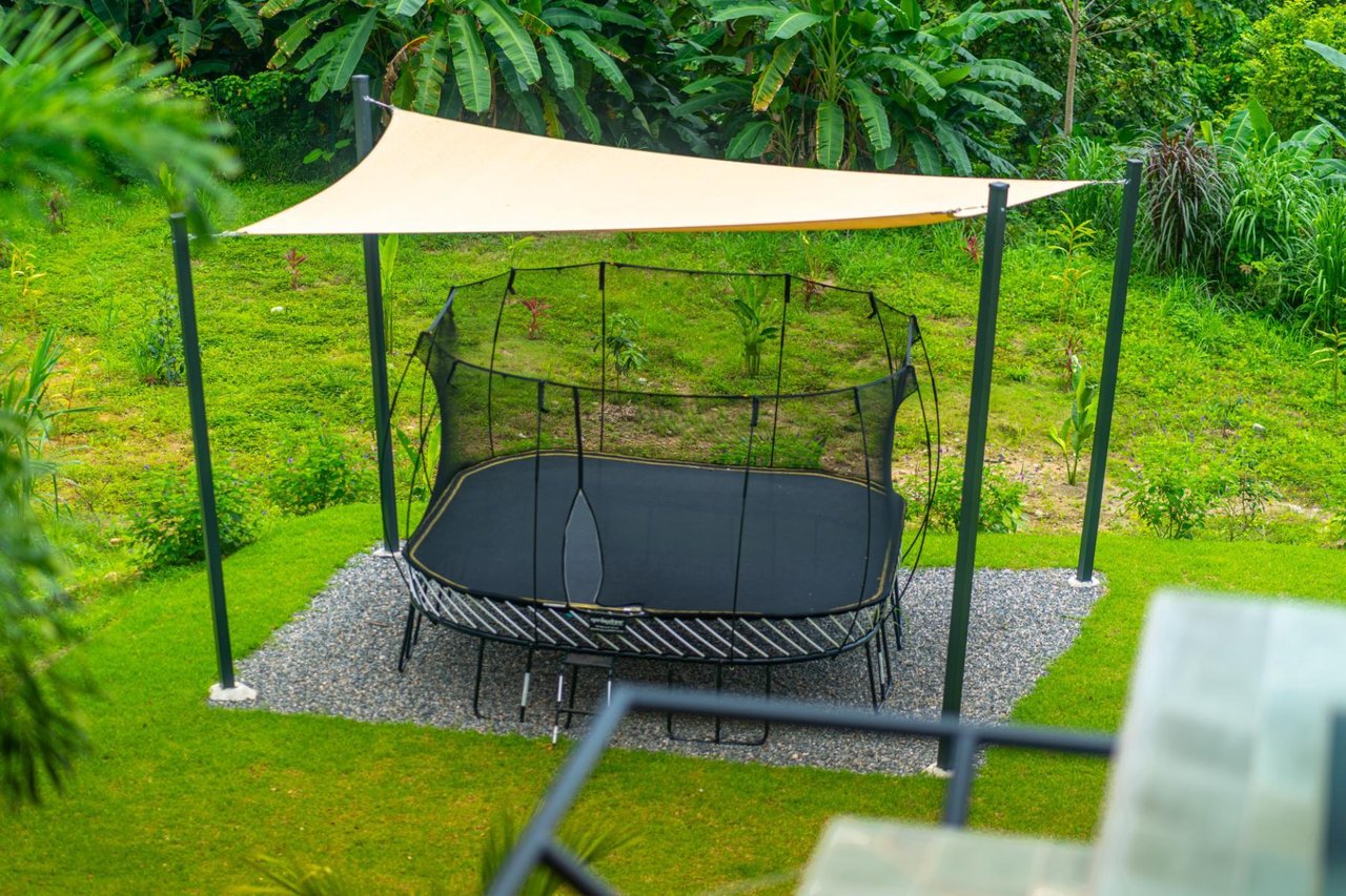Solar Powered Ocean View Residence, Ojochal, Puntarenas
