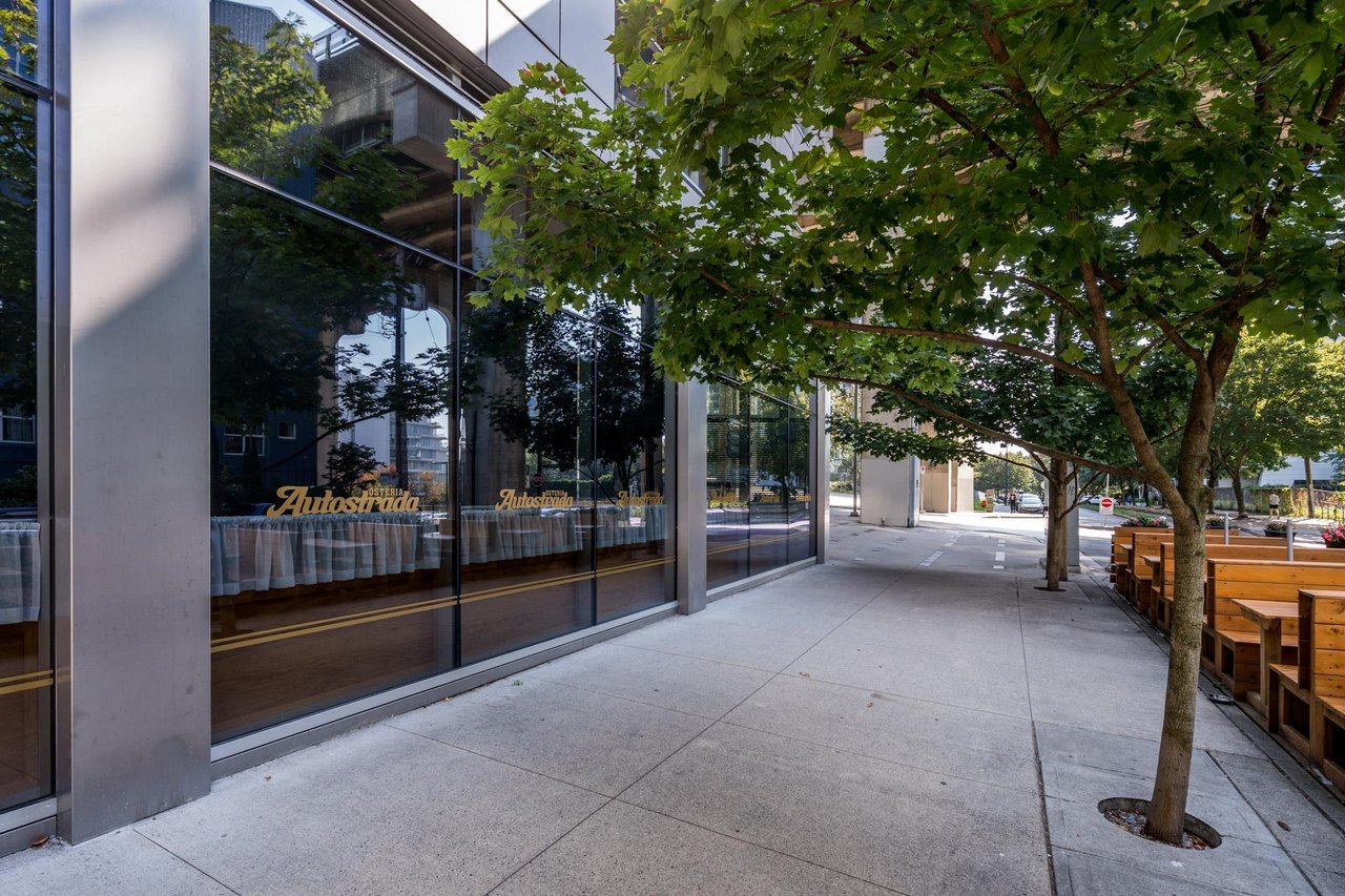 515-888 Beach Ave