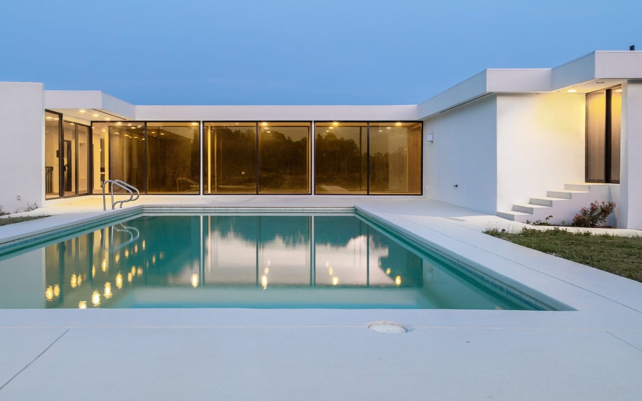 For Your Endless View: A Sophisticated Modern Home in Farnham, VA