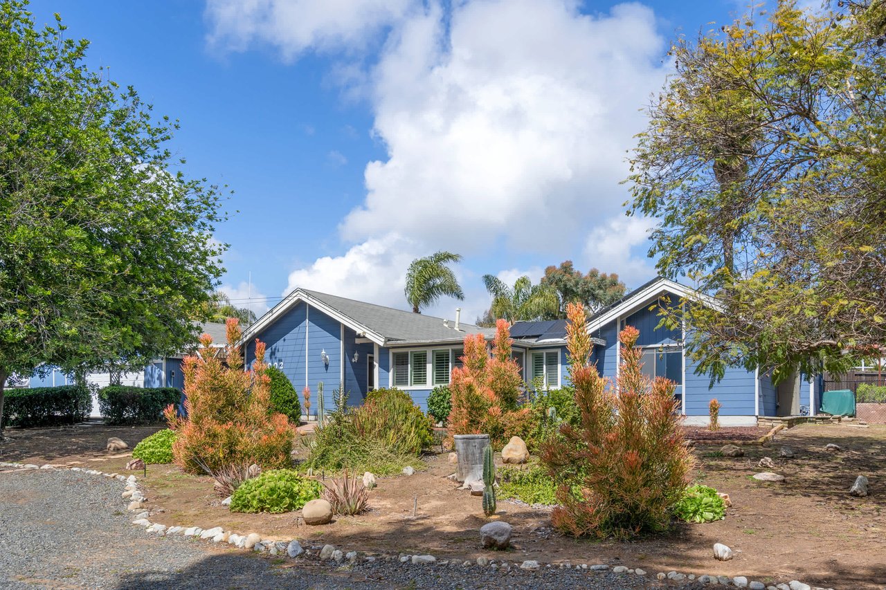 1002 Pepper Tree Ln