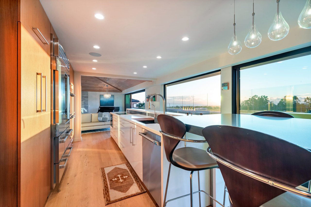 1227 Surfline Way