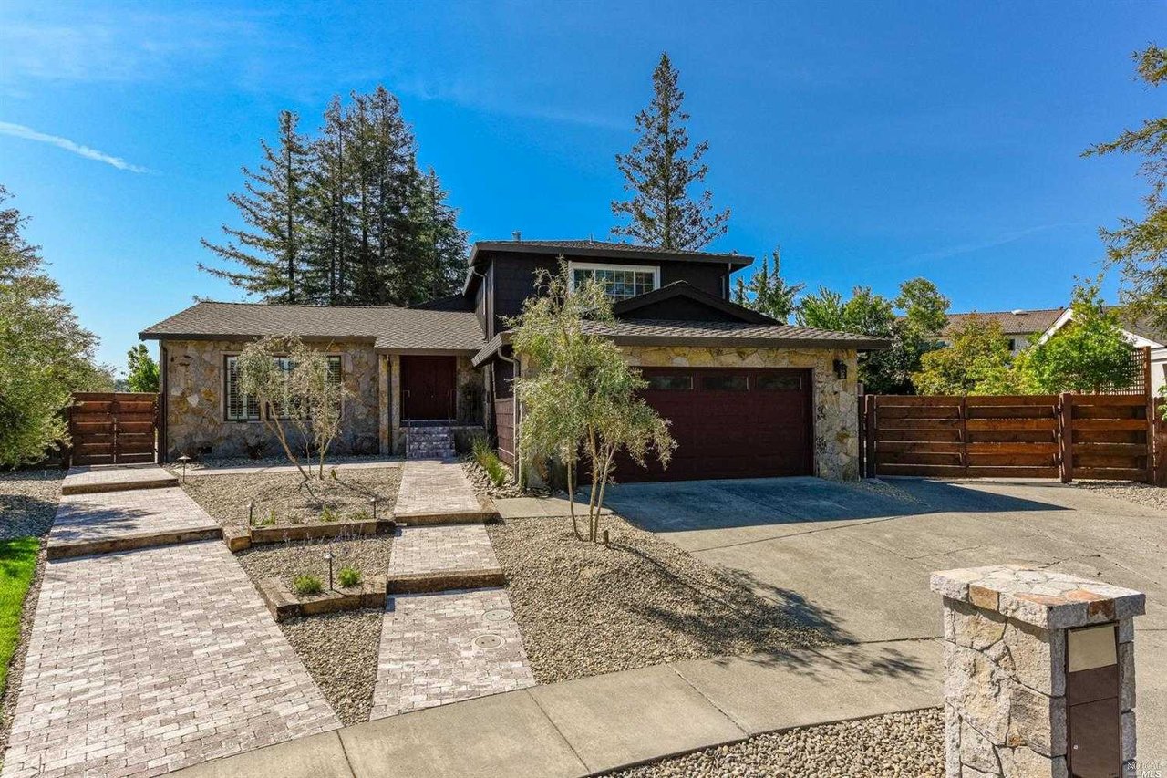 3315 Anita Ct