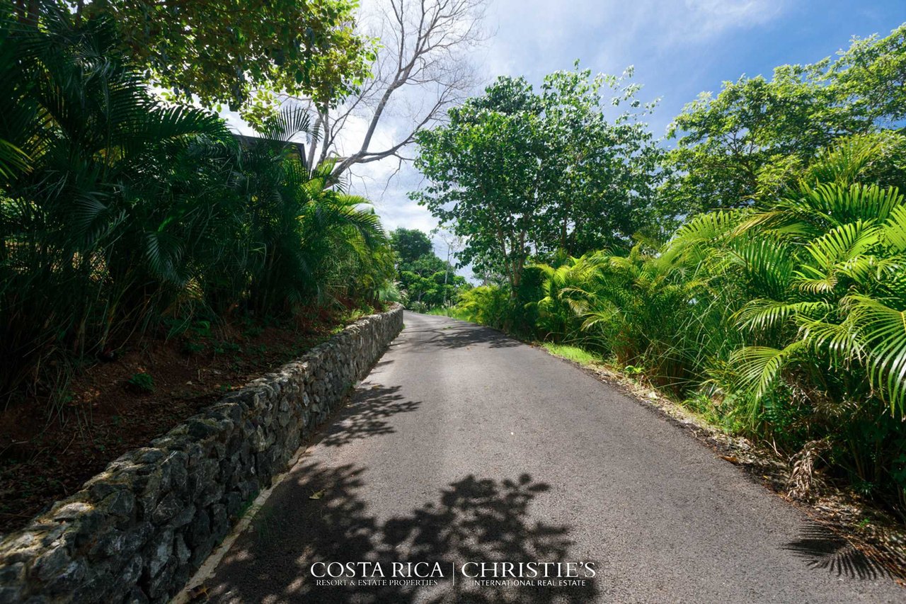 Ocean View Home on over an acre Lot in Las Ventanas