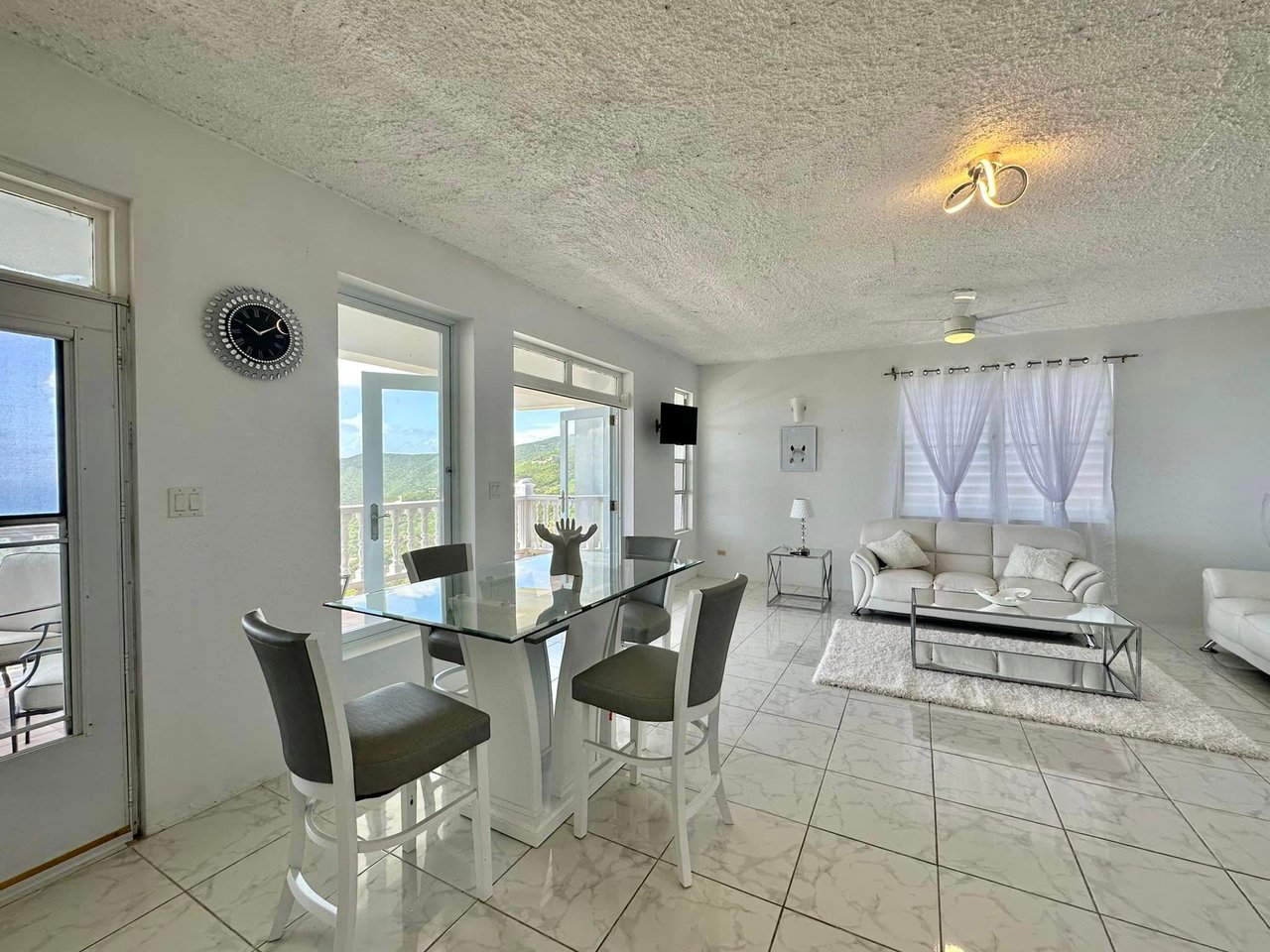 823 Harrigan Estate 2 Bedroom Apartment