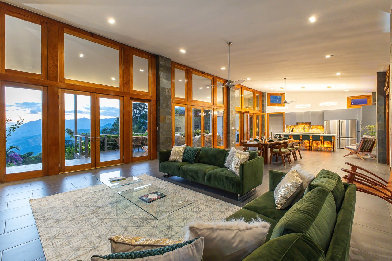 Luxurious Mountain Villa Retreat, Perez Zeledon, San Jose