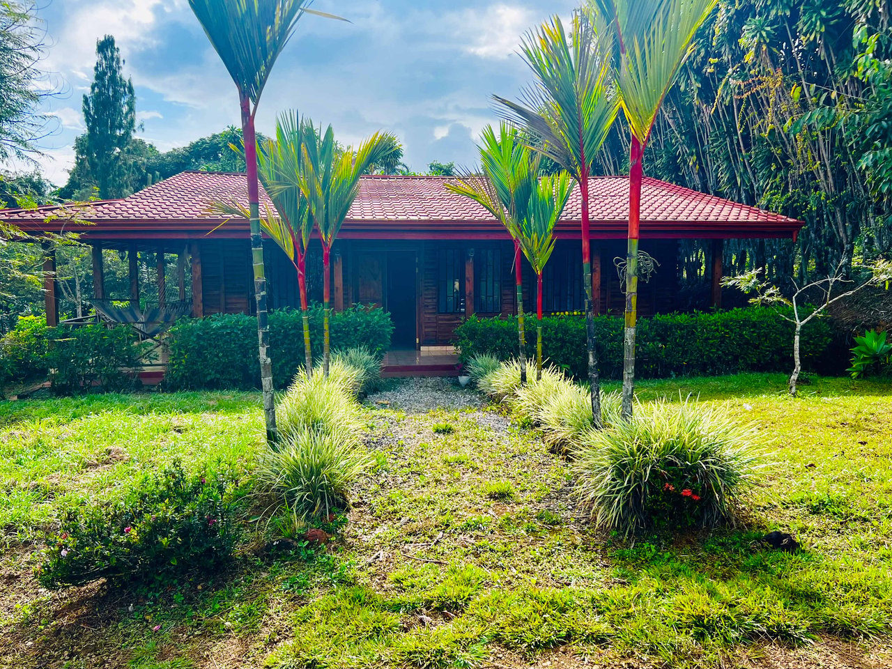 Sustainable Sanctuary: Wooden Farm House, 3 Acres + Food Forest