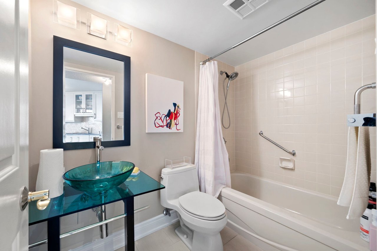 SOLD: Prestigious Manhattan Place Condominiums