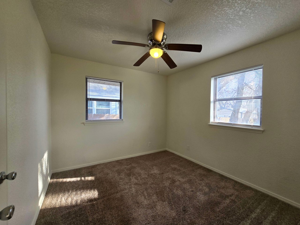 807 N Beard