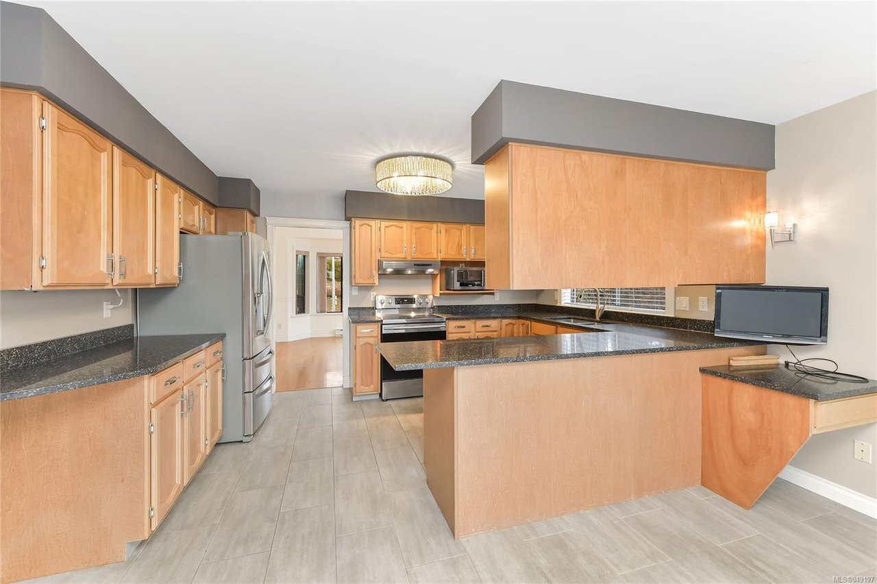 879 Denford Cres