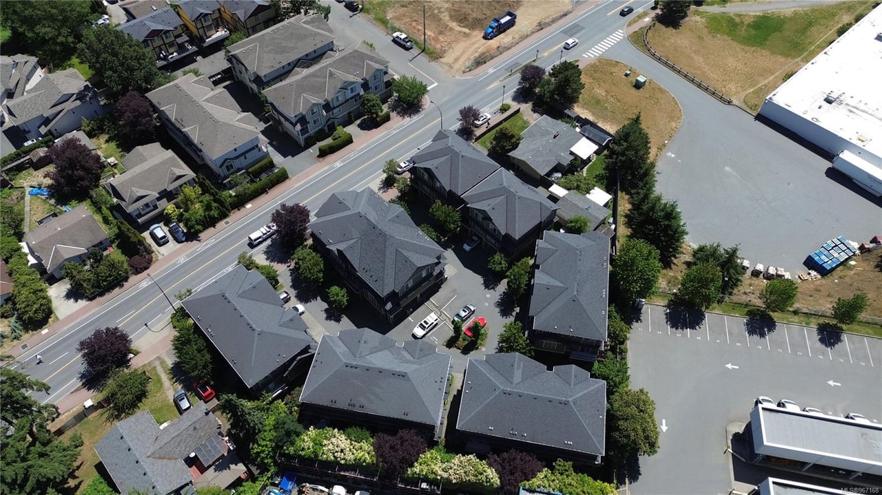 102-2920 Phipps Rd, Langford