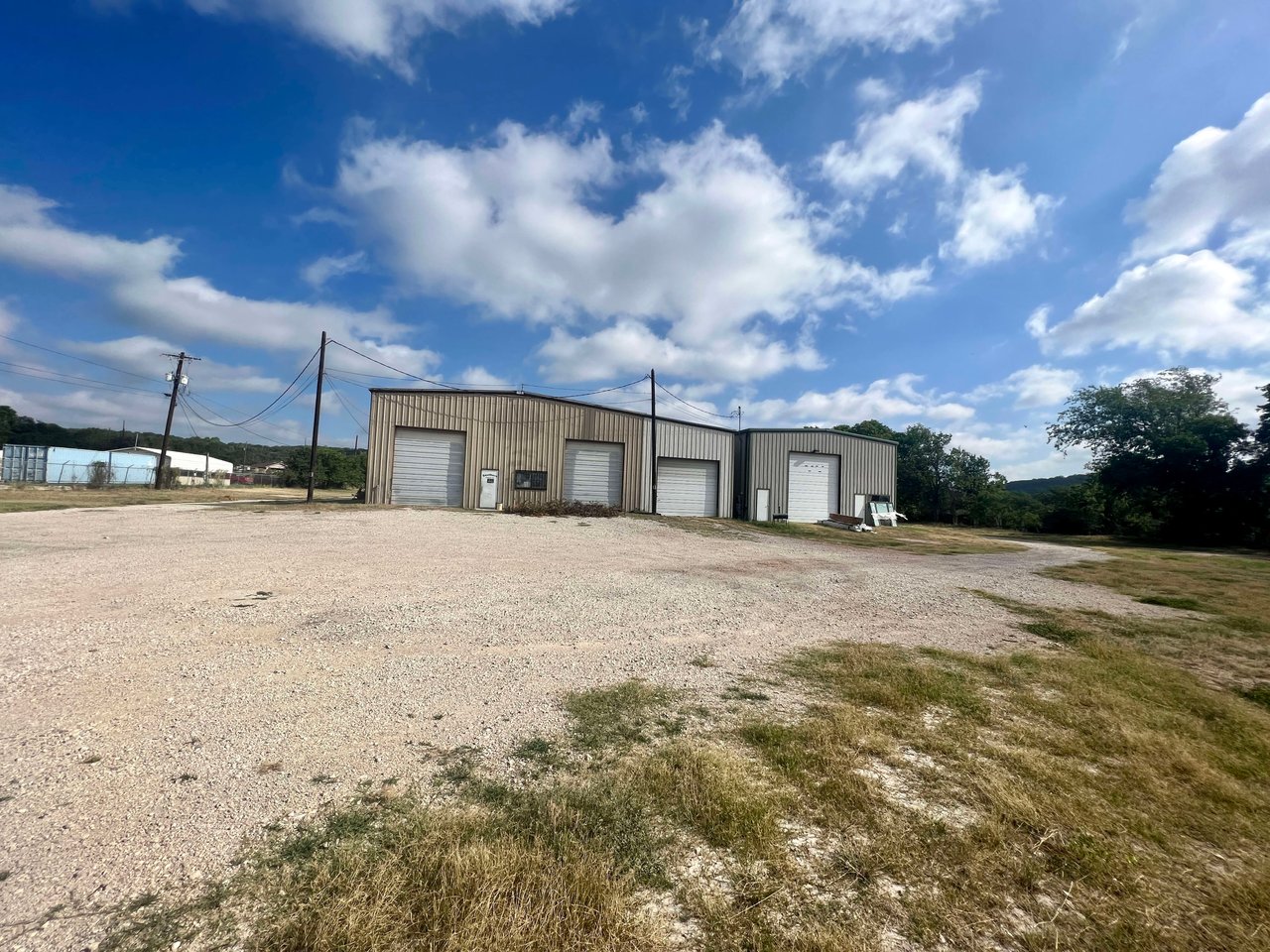 Commercial Warehouse on over 4 acres in Kerrville
