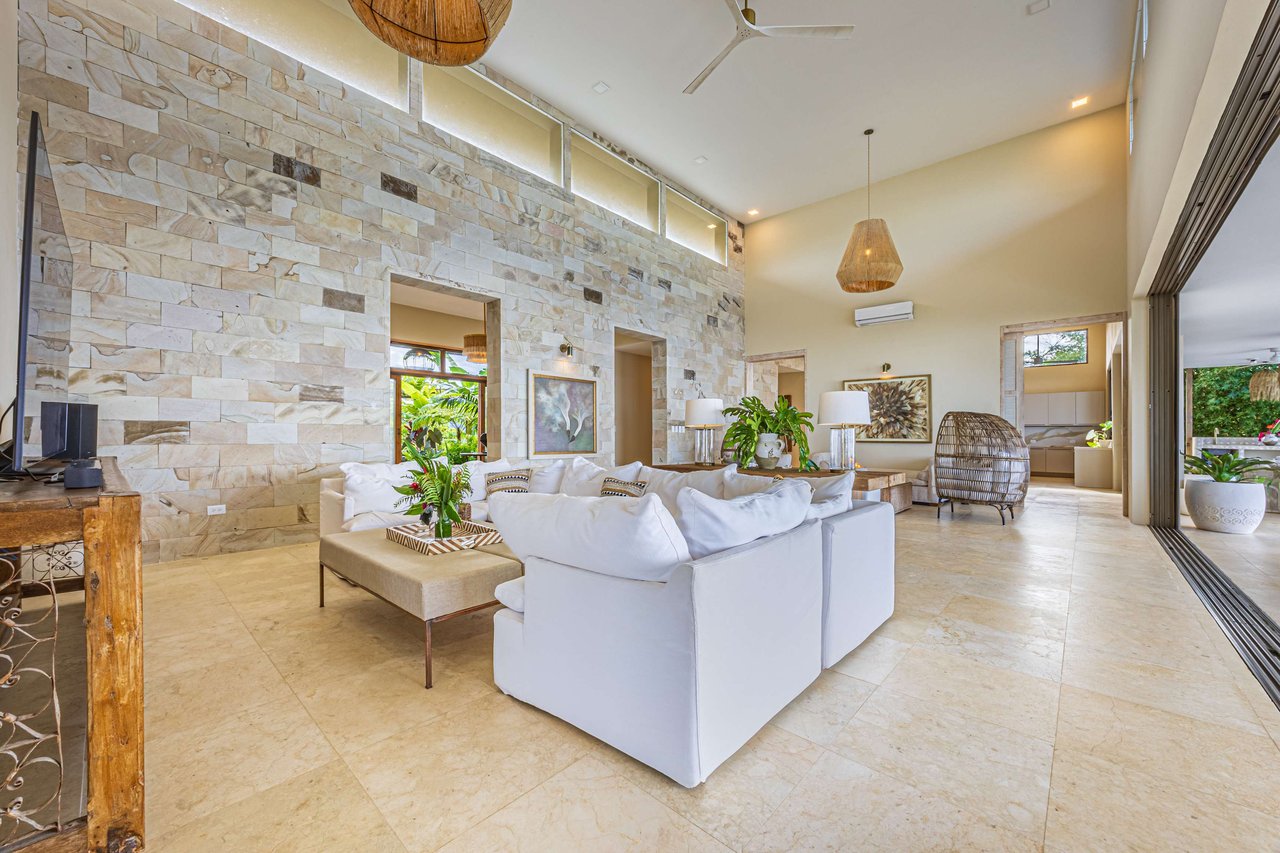 MU, Costa Verde Estates Trophy Home