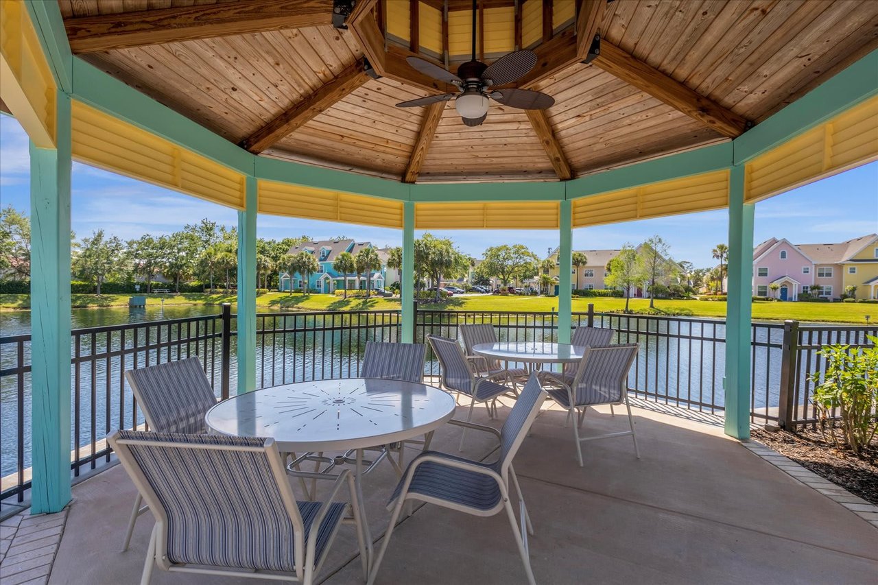 5008 MANGROVE ALY #202