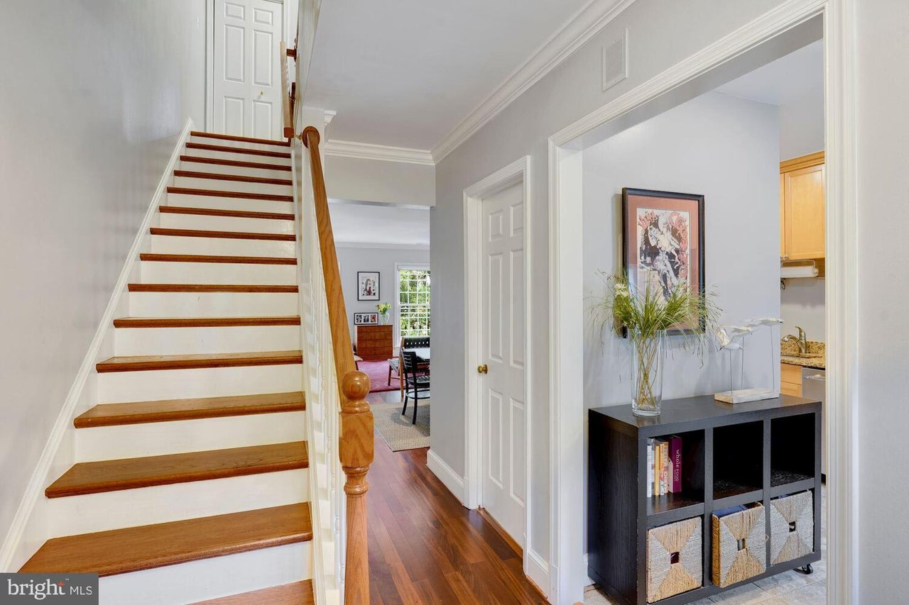 3275 Sutton Pl NW, #B