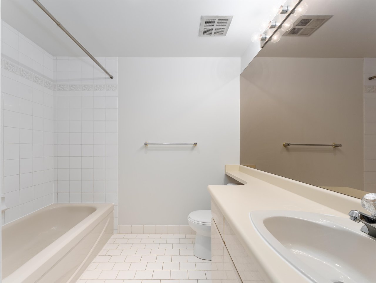 1108-1177 Hornby St