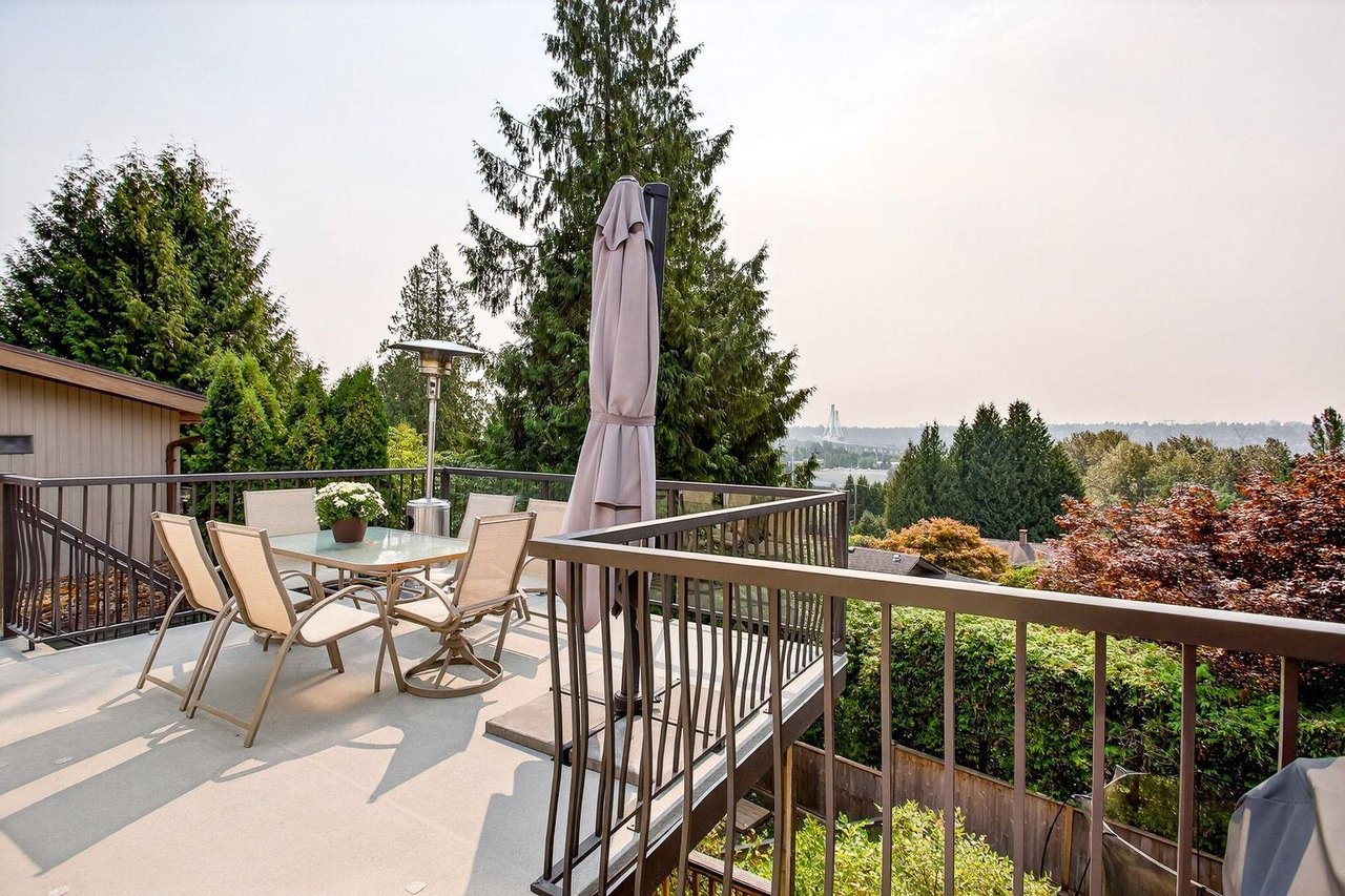 320 Dartmoor Dr