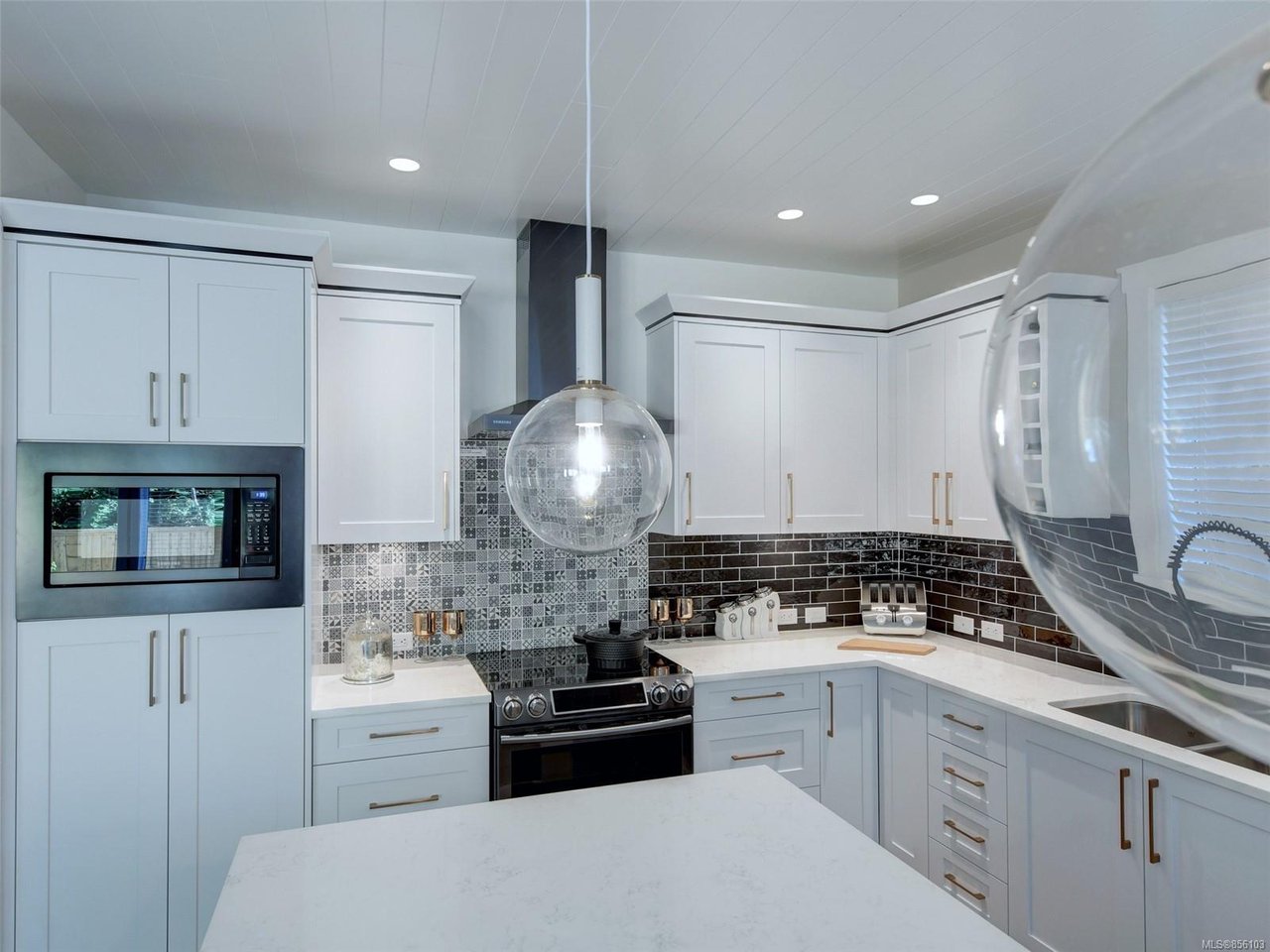 307 Seafield Rd