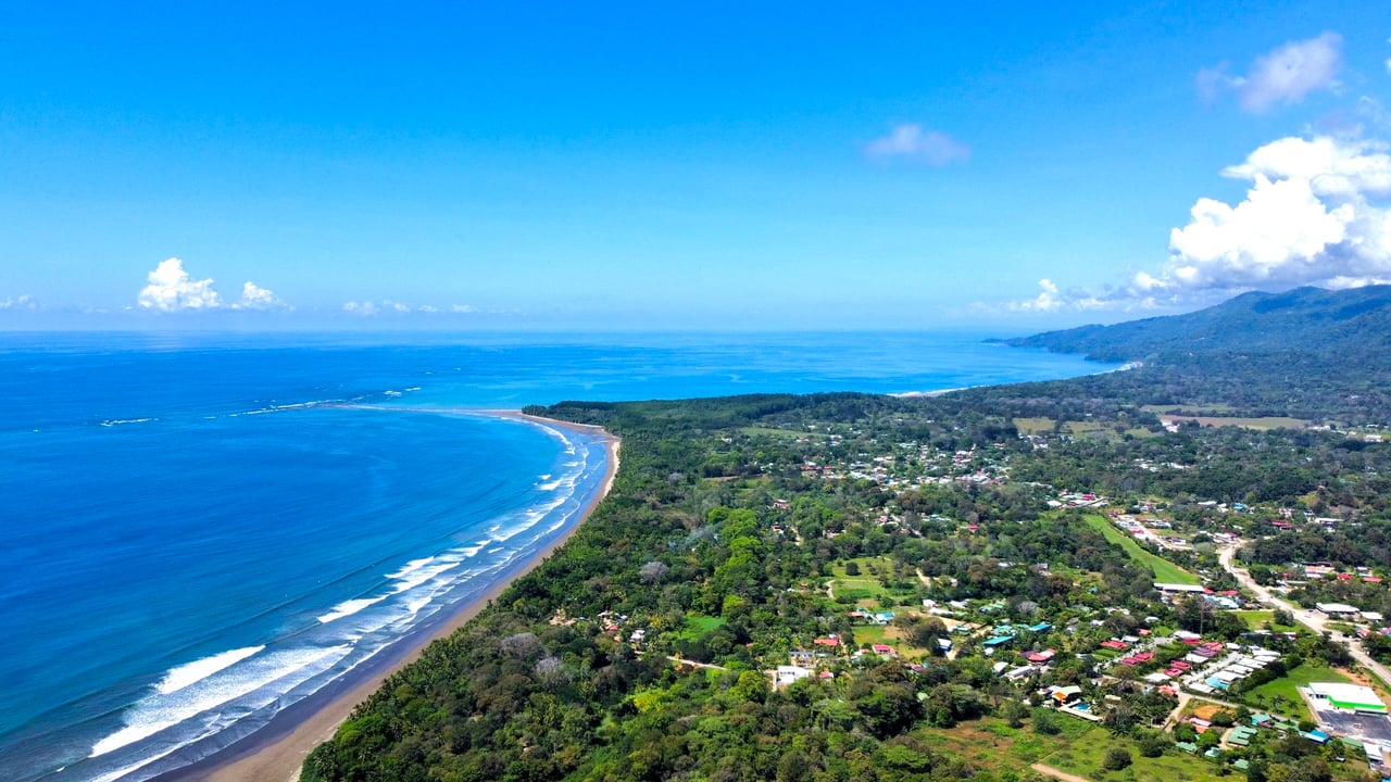 Gorgeous Property Above Playa Colonia, Forest Views