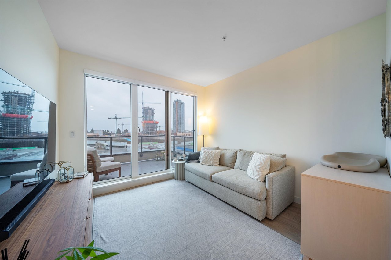606-7169 14th Ave