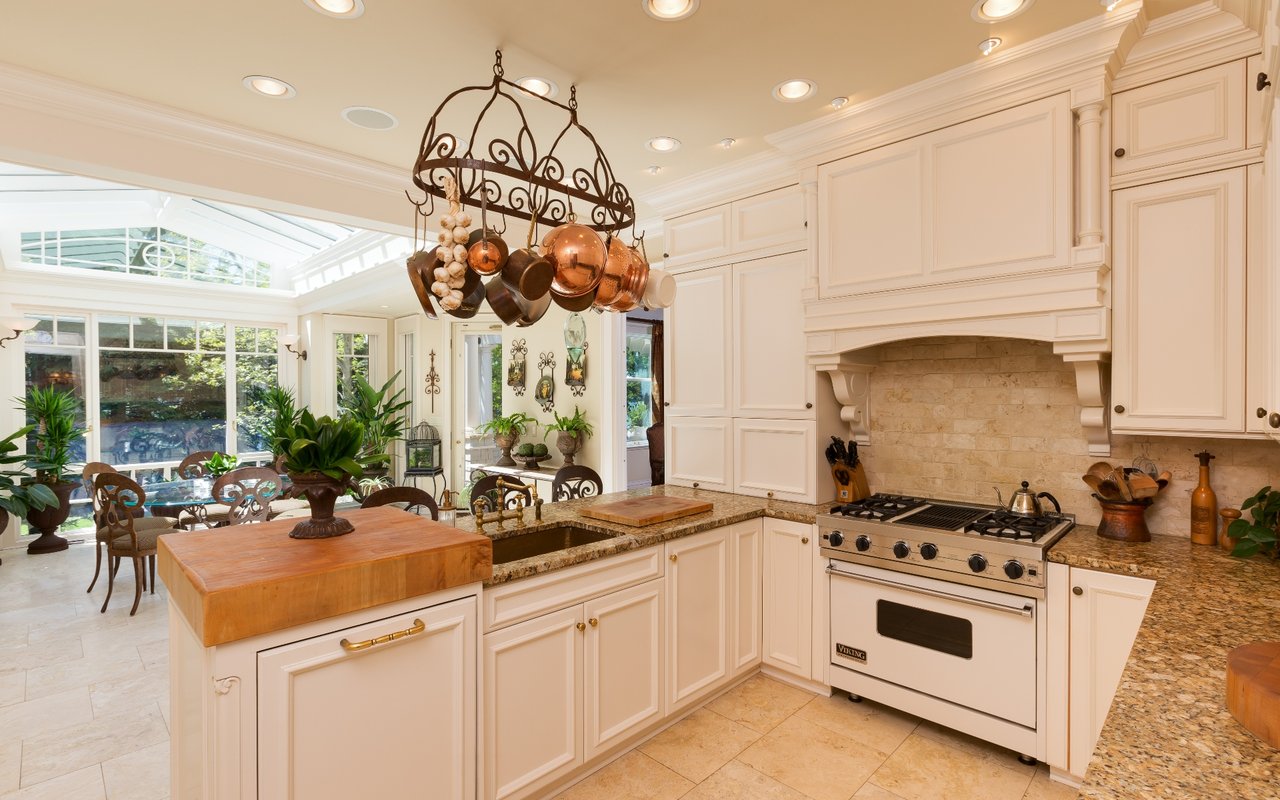 4630 Linwood Cir | Deephaven