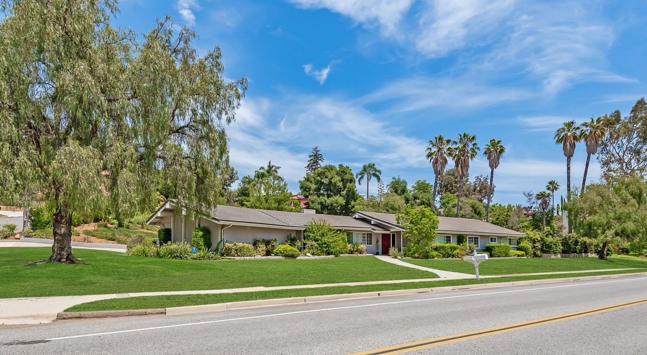 1162 Calle Yucca 