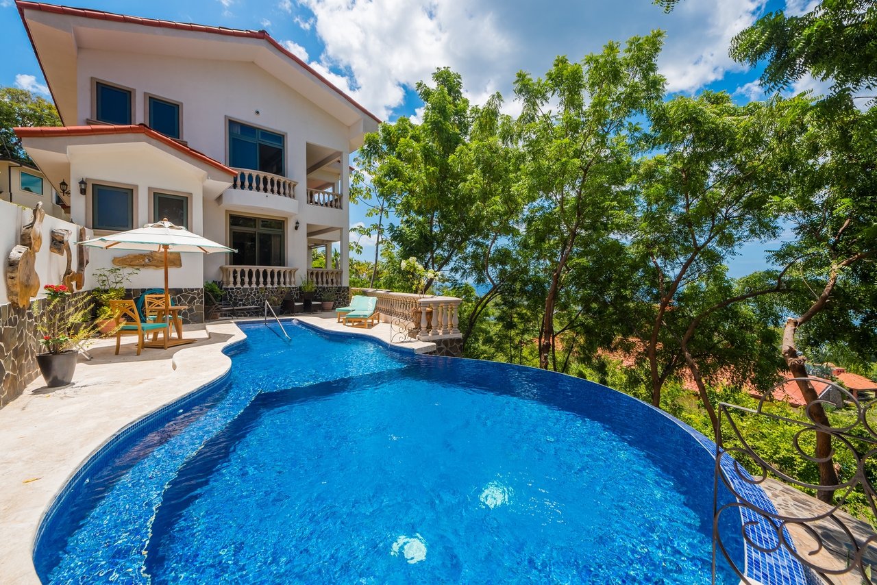 Infinity Pool Spanish Estate, Flamingo, Guanacaste
