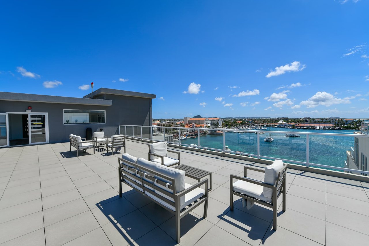 Harbour House 602 S