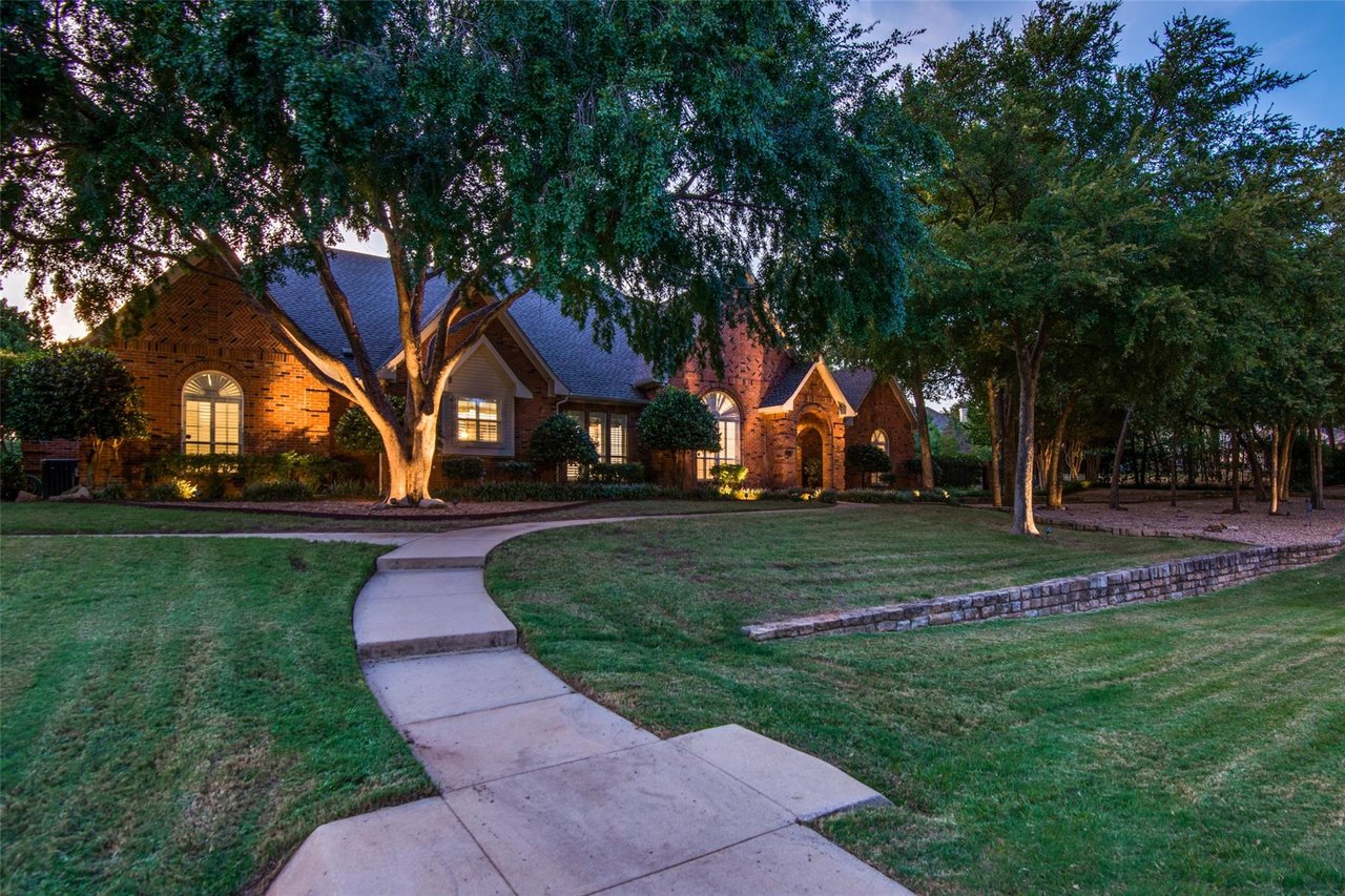 2009 Peninsula Drive