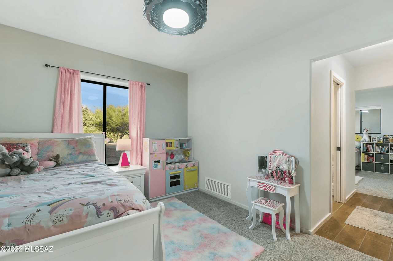 2236 W Owl Head Pl