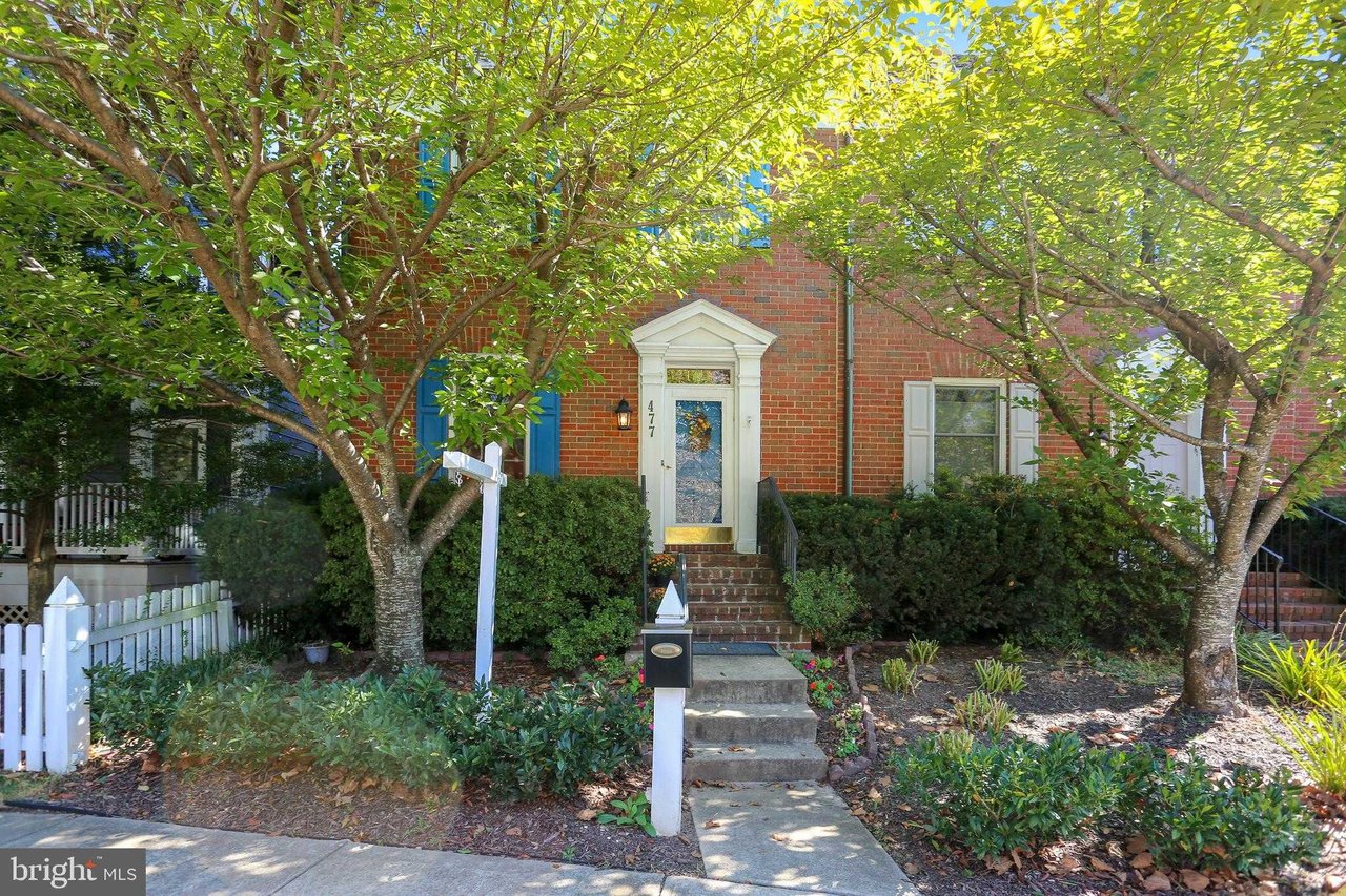 477 TSCHIFFELY SQUARE ROAD