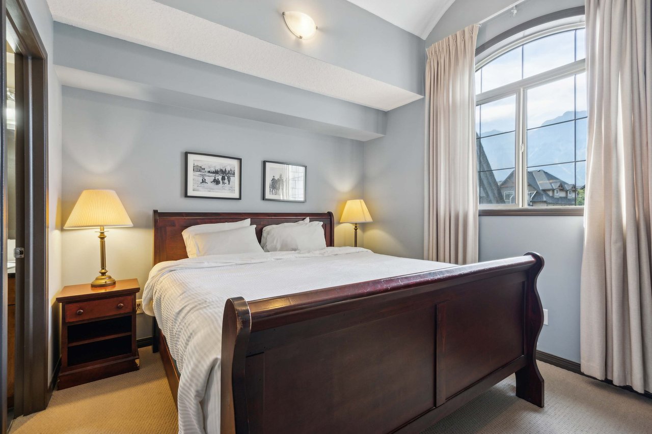 140 Kananaskis Way Unit: 105