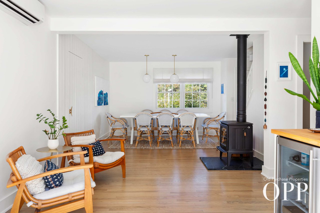 Stylish Cape Cod Retreat in Bellport Village