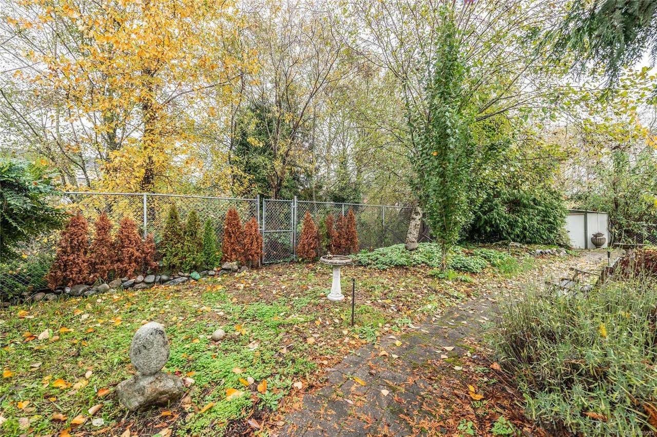 852 Ankathem Pl