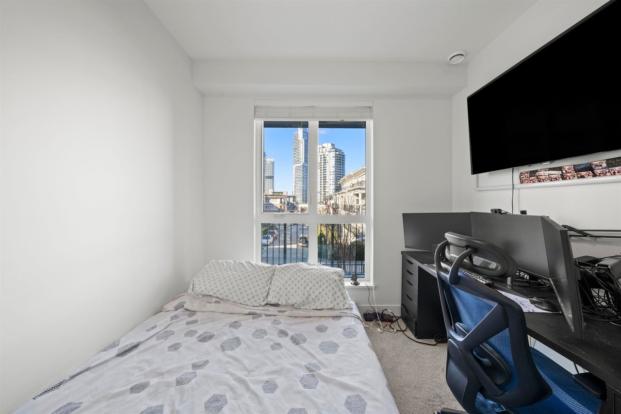 211-750 Dogwood St