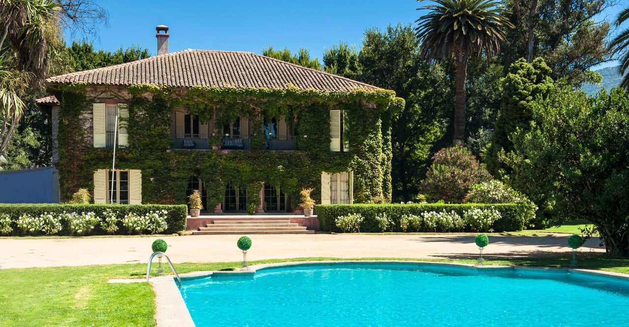 house with large pool