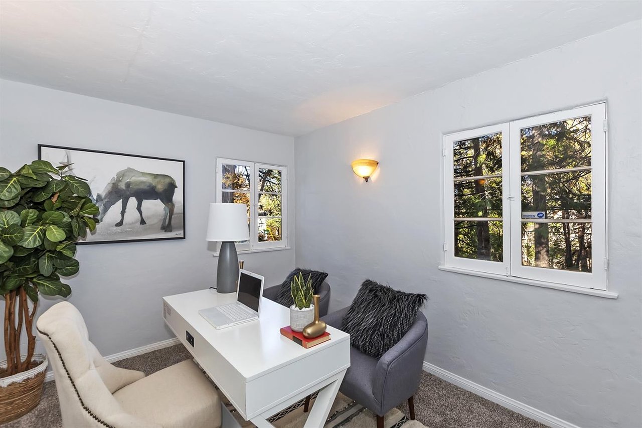 323 Sunset Dr