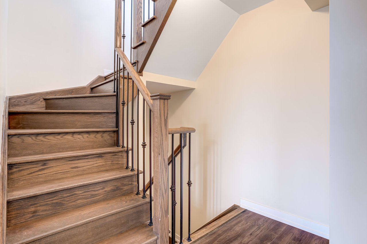 112-2 Dunsheath Way