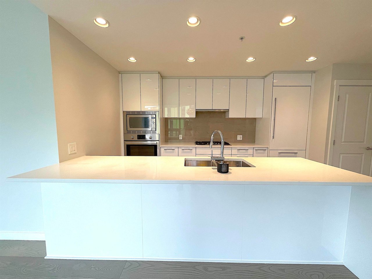 506-3533 Ross Dr