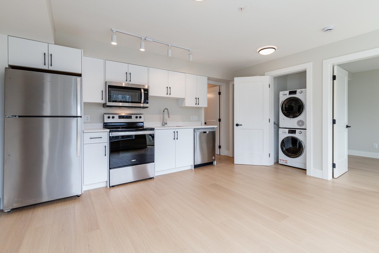 13-3385 Mamquam Rd