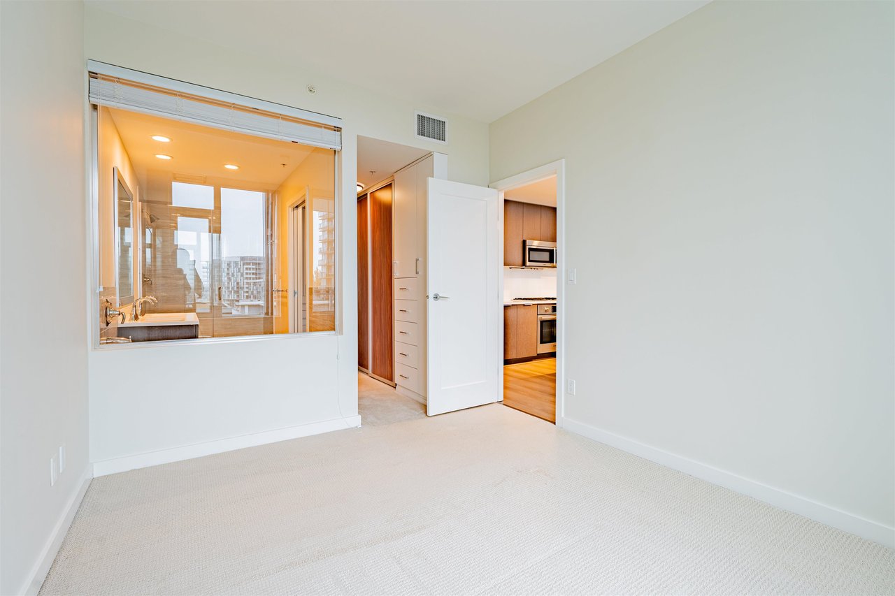 916-8688 Hazelbridge Wy