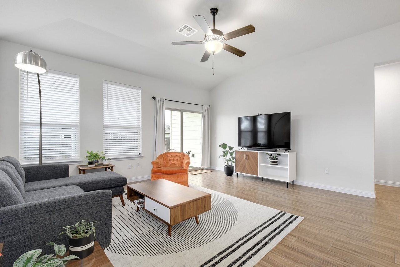 8206 Dampton Ln, Austin, Texas 78744