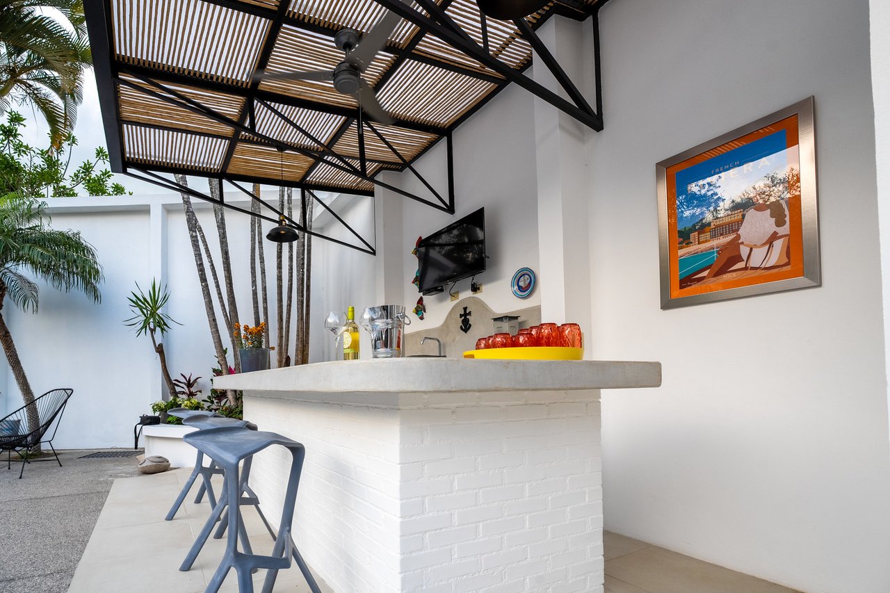 Designer Estate With Sauna, Escazu, San Jose