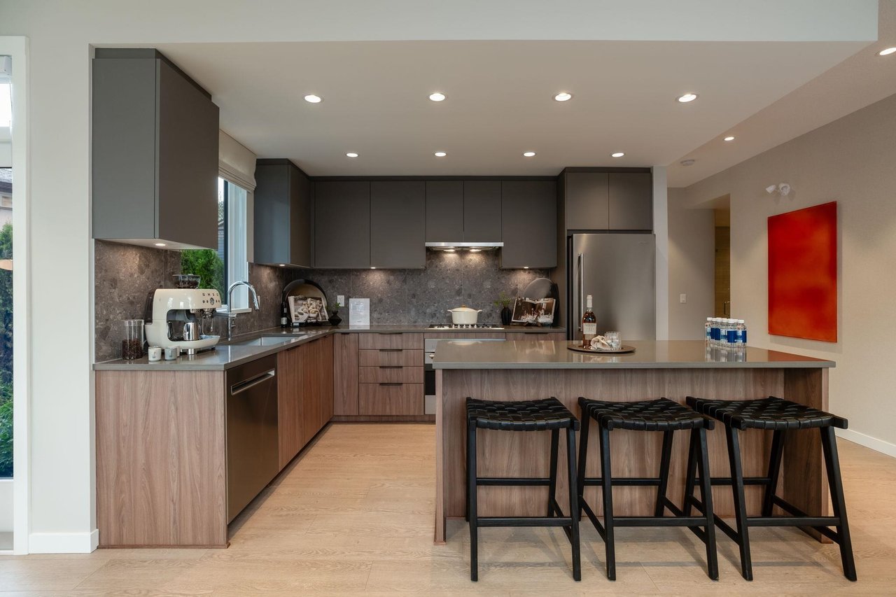210-3128 Jago Wy